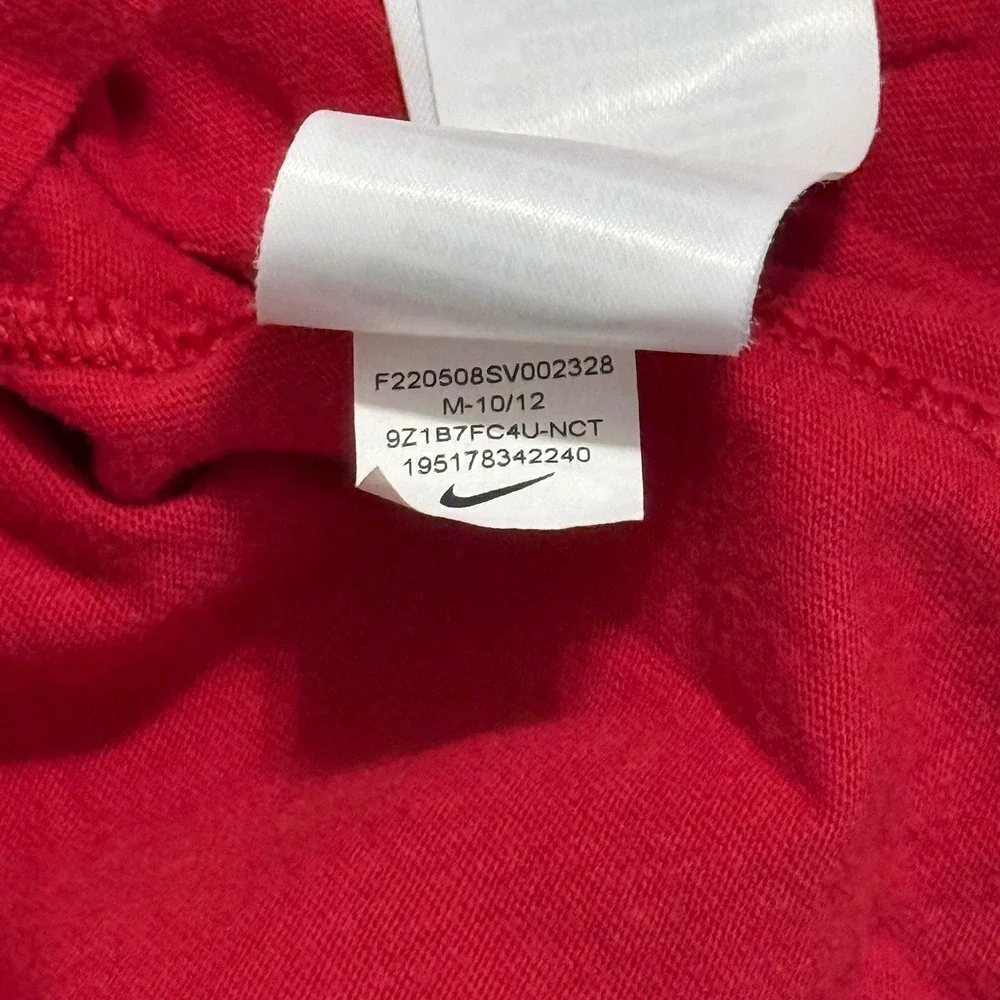 Nike Kids Tampa Bay Buccaneers Tom Brady 12 Red T-Shirt Medium 10/12 NFL Tee